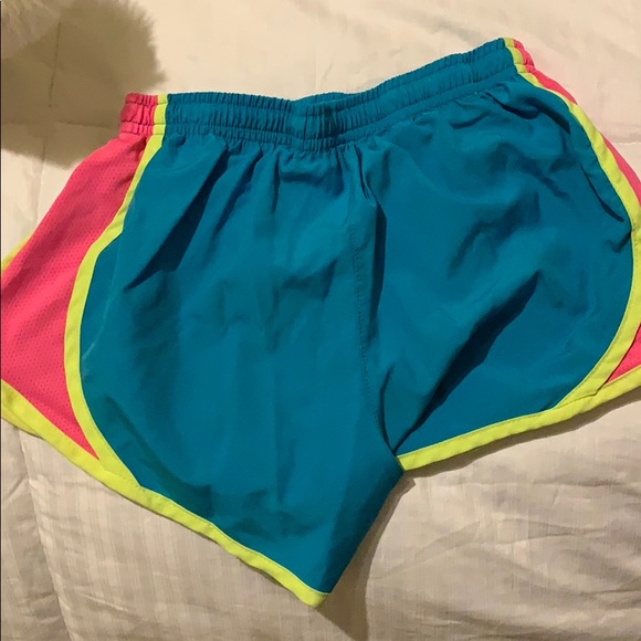 Nike shorts - Picture 2 of 3